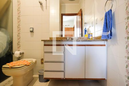 Casa à venda com 360m², 4 quartos e 3 vagasBanheiro da suíte 2