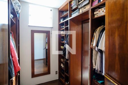 Casa à venda com 360m², 4 quartos e 3 vagasCloset suíte 1