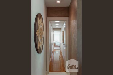 Apartamento à venda com 216m², 4 quartos e 4 vagas Apartamento à venda com 216m², 4 quartos e 4 vagasCorredor