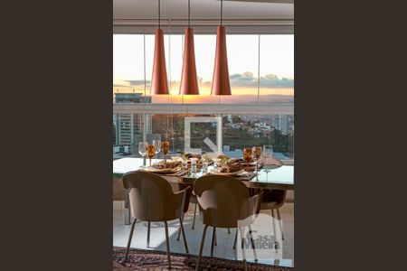 Apartamento à venda com 216m², 4 quartos e 4 vagas Apartamento à venda com 216m², 4 quartos e 4 vagasÁrea Gourmet