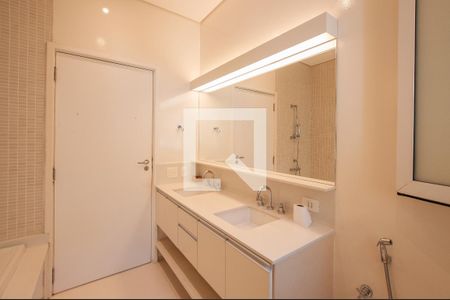 Casa à venda com 451m², 5 quartos e 6 vagas Casa à venda com 451m², 5 quartos e 6 vagasBanheiro Social