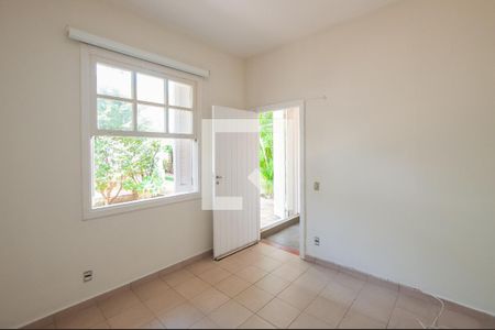 Casa à venda com 451m², 5 quartos e 6 vagas Casa à venda com 451m², 5 quartos e 6 vagasQuarto de Serviço 1