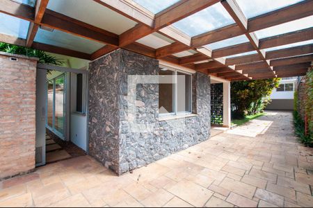 Casa à venda com 451m², 5 quartos e 6 vagas Casa à venda com 451m², 5 quartos e 6 vagasEntrada