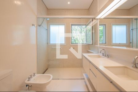 Casa à venda com 451m², 5 quartos e 6 vagas Casa à venda com 451m², 5 quartos e 6 vagasBanheiro do Quarto 3