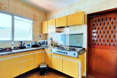 Casa à venda com 484m², 4 quartos e 5 vagas Casa à venda com 484m², 4 quartos e 5 vagasCozinha