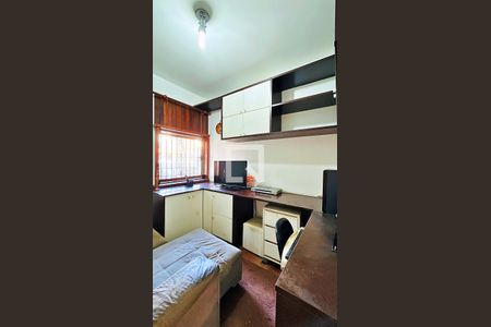 Casa à venda com 484m², 4 quartos e 5 vagas Casa à venda com 484m², 4 quartos e 5 vagasEscritório 1