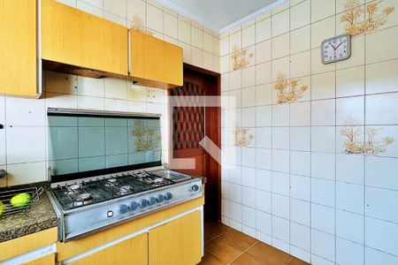 Casa à venda com 484m², 4 quartos e 5 vagas Casa à venda com 484m², 4 quartos e 5 vagasCozinha