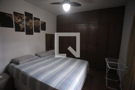 Casa à venda com 212m², 3 quartos e 4 vagasSuite