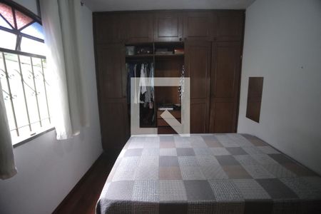 Casa à venda com 212m², 3 quartos e 4 vagasQuarto 2