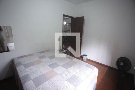 Casa à venda com 212m², 3 quartos e 4 vagasQuarto 2