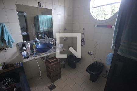 Casa à venda com 212m², 3 quartos e 4 vagasBanheiro Suite