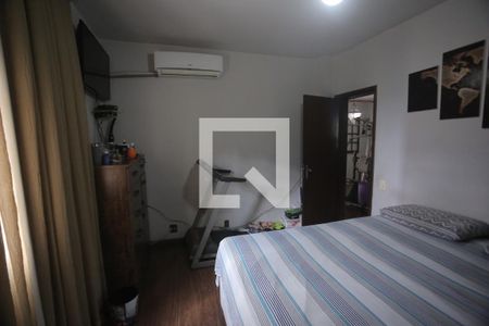 Casa à venda com 212m², 3 quartos e 4 vagasSuite