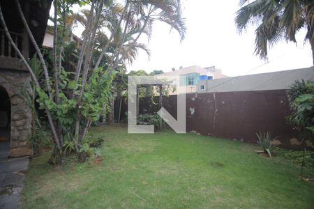 Casa à venda com 212m², 3 quartos e 4 vagasQuintal