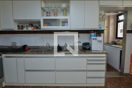 Apartamento à venda com 500m², 4 quartos e 2 vagas Apartamento à venda com 500m², 4 quartos e 2 vagasCozinha