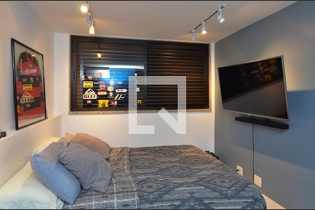 Apartamento à venda com 500m², 4 quartos e 2 vagas Apartamento à venda com 500m², 4 quartos e 2 vagasQuarto