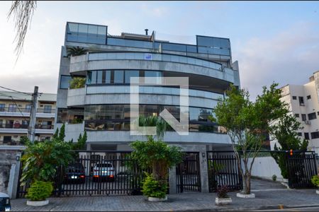 Apartamento à venda com 500m², 4 quartos e 2 vagas Apartamento à venda com 500m², 4 quartos e 2 vagasFachada