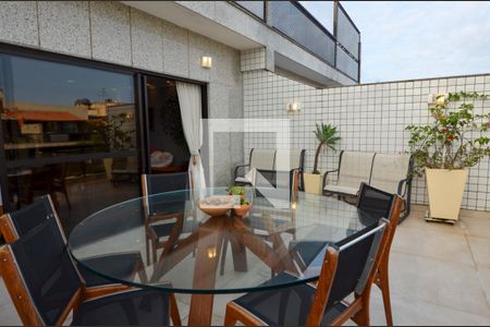 Apartamento à venda com 500m², 4 quartos e 2 vagas Apartamento à venda com 500m², 4 quartos e 2 vagasSacada