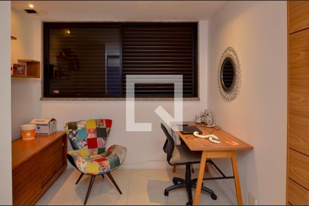 Apartamento à venda com 500m², 4 quartos e 2 vagas Apartamento à venda com 500m², 4 quartos e 2 vagasQuarto