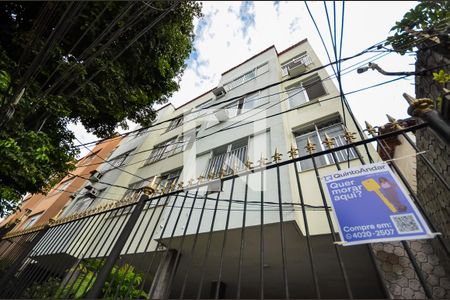 Apartamento à venda com 71m², 2 quartos e sem vaga Apartamento à venda com 71m², 2 quartos e sem vagaFachada