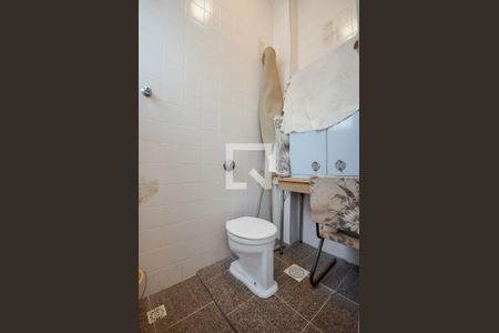 Apartamento à venda com 71m², 2 quartos e sem vaga Apartamento à venda com 71m², 2 quartos e sem vagaBanheiro de Serviço