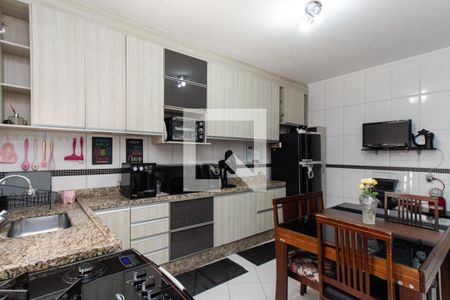 Casa à venda com 161m², 4 quartos e 3 vagas Casa à venda com 161m², 4 quartos e 3 vagasCozinha