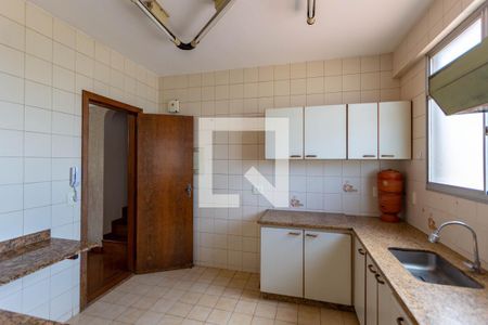 Apartamento à venda com 251m², 3 quartos e 2 vagas Apartamento à venda com 251m², 3 quartos e 2 vagasCozinha