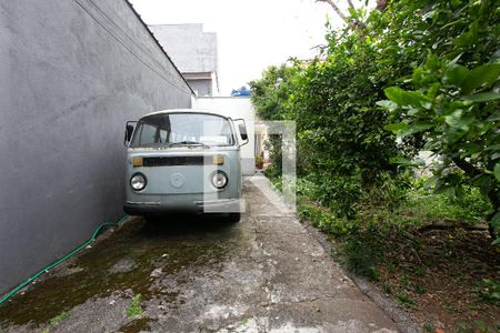 Casa à venda com 80m², 2 quartos e 6 vagas Casa à venda com 80m², 2 quartos e 6 vagasGaragem