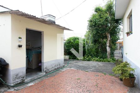 Casa à venda com 80m², 2 quartos e 6 vagas Casa à venda com 80m², 2 quartos e 6 vagasQuintal