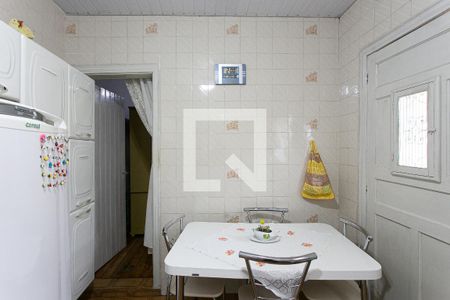 Casa à venda com 80m², 2 quartos e 6 vagas Casa à venda com 80m², 2 quartos e 6 vagasCozinha