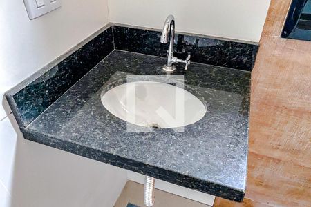 Apartamento para alugar com 55m², 2 quartos e sem vagaBanheiro