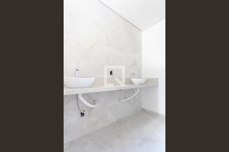 Casa à venda com 207m², 3 quartos e 3 vagas Casa à venda com 207m², 3 quartos e 3 vagasBanheiro da Semi - Suíte 1 e 2