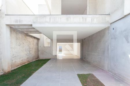 Casa à venda com 207m², 3 quartos e 3 vagas Casa à venda com 207m², 3 quartos e 3 vagasGaragem