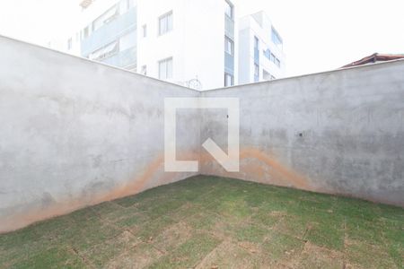 Casa à venda com 207m², 3 quartos e 3 vagas Casa à venda com 207m², 3 quartos e 3 vagasQuintal