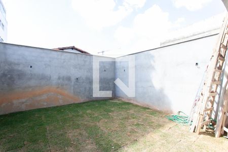 Casa à venda com 207m², 3 quartos e 3 vagas Casa à venda com 207m², 3 quartos e 3 vagasQuintal