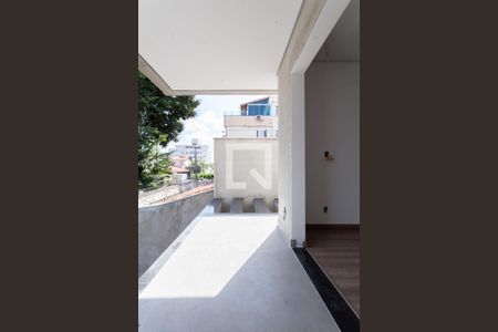 Casa à venda com 207m², 3 quartos e 3 vagas Casa à venda com 207m², 3 quartos e 3 vagasVaranda da Suíte