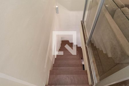 Apartamento à venda com 101m², 2 quartos e 1 vagaEscada