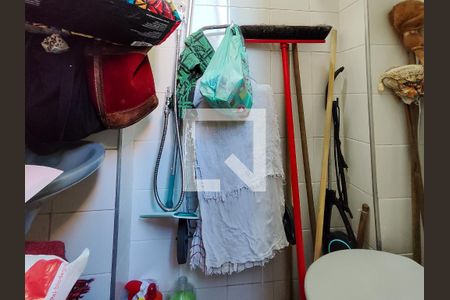 Apartamento à venda com 66m², 2 quartos e 1 vaga Apartamento à venda com 66m², 2 quartos e 1 vagaBanheiro de serviço