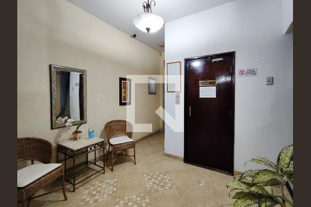 Apartamento à venda com 66m², 2 quartos e 1 vaga Apartamento à venda com 66m², 2 quartos e 1 vagaFachada e portaria