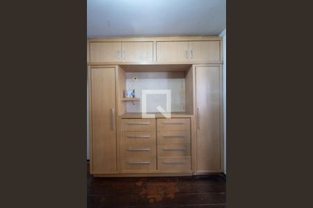 Apartamento à venda com 280m², 4 quartos e 2 vagas Apartamento à venda com 280m², 4 quartos e 2 vagasQuarto 4