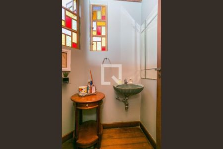 Casa de condomínio à venda com 291m², 3 quartos e 4 vagas