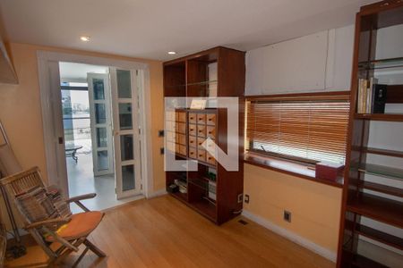 Apartamento à venda com 364m², 4 quartos e 3 vagasEscritório