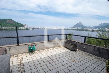 Apartamento à venda com 364m², 4 quartos e 3 vagasCobertura