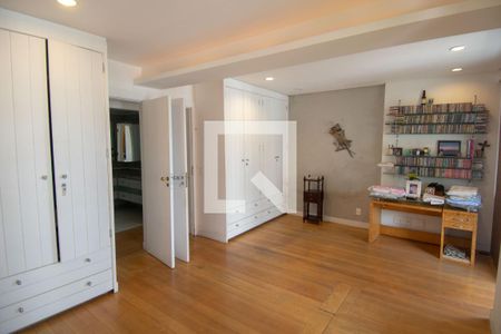 Apartamento à venda com 364m², 4 quartos e 3 vagasQuarto