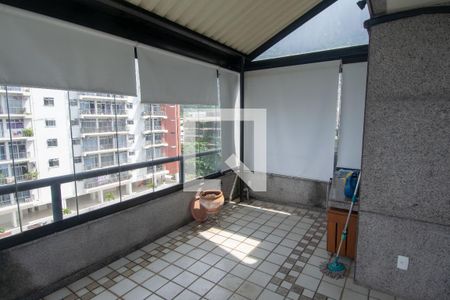 Apartamento à venda com 364m², 4 quartos e 3 vagasVaranda