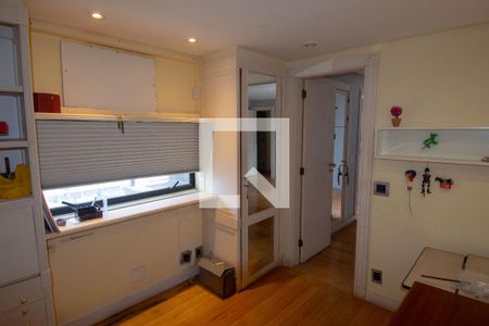 Apartamento à venda com 364m², 4 quartos e 3 vagasQuarto