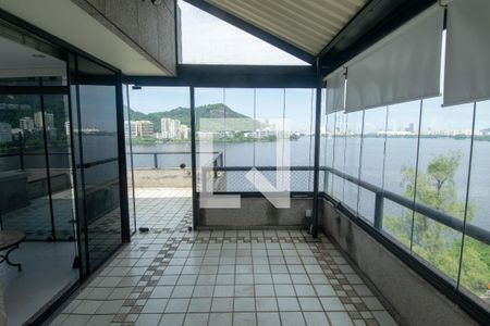 Apartamento à venda com 364m², 4 quartos e 3 vagasVaranda