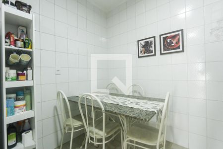 Casa à venda com 388m², 4 quartos e 2 vagas Casa à venda com 388m², 4 quartos e 2 vagasCozinha