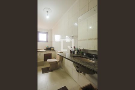 Casa à venda com 388m², 4 quartos e 2 vagas Casa à venda com 388m², 4 quartos e 2 vagasBanheiro