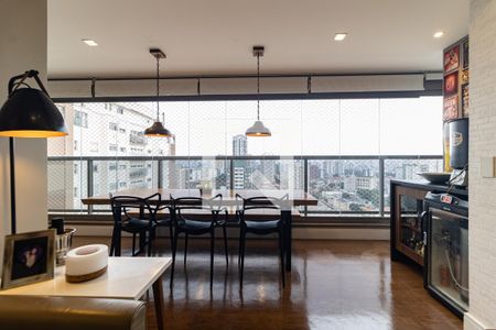 Apartamento à venda com 99m², 3 quartos e 2 vagas Apartamento à venda com 99m², 3 quartos e 2 vagasVaranda