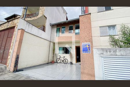 Casa de condomínio à venda com 150m², 3 quartos e 1 vaga Casa de condomínio à venda com 150m², 3 quartos e 1 vagaFachada